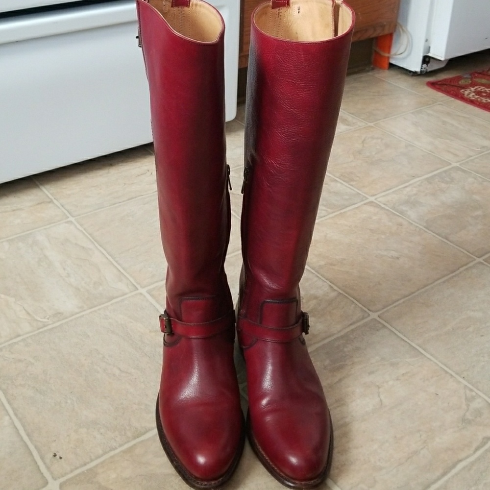 *SOLD*FRYE
